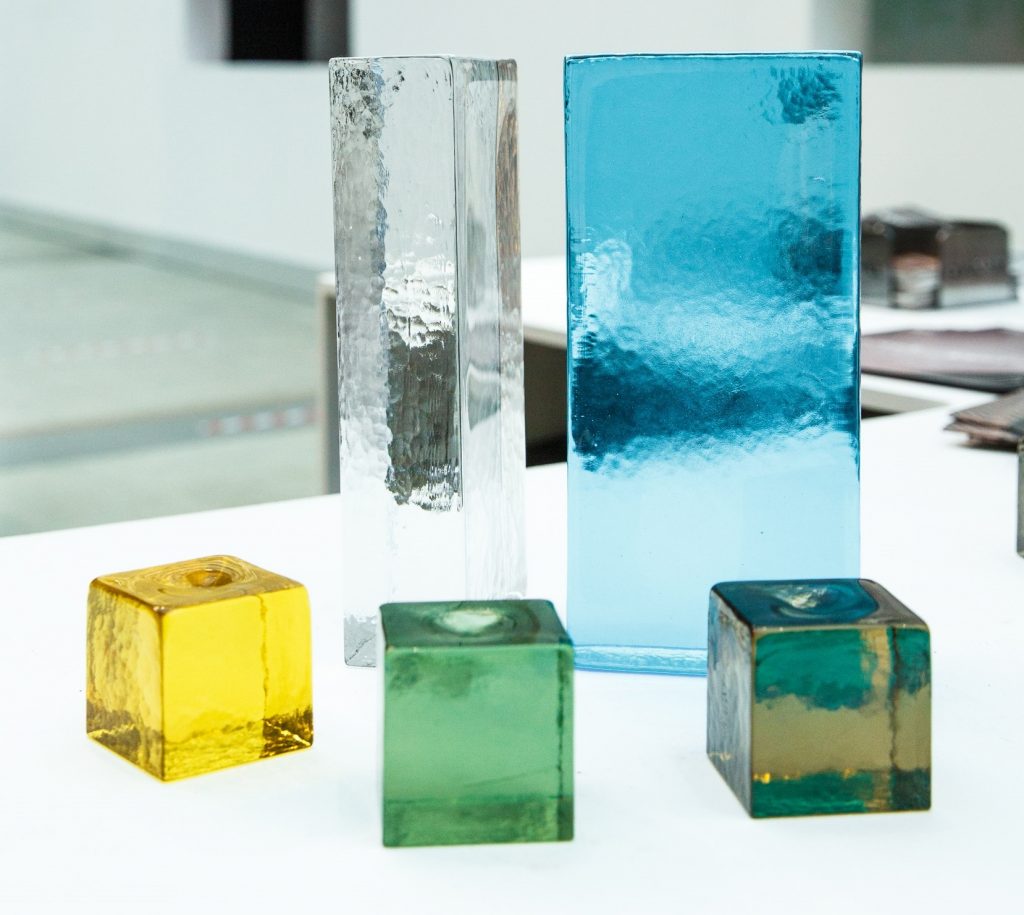 Poesia Glass Studio стеклянные блоки полнотелые (не пустотелые)