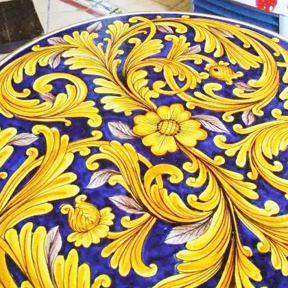 Столешница из керамики на заказ с ручной росписью цветы, фрукты, розы, золото